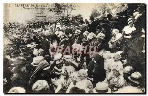 Ansichtskarte AK Les Fetes De La Victoire 14 Juillet 1919 Groupe De Lorraines assistant au defile Militaria