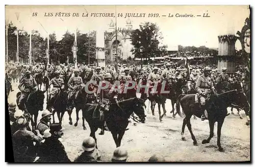 Cartes postales Les Fetes De La Victoire 14 Juillet 1919 La Calalerie Militaria