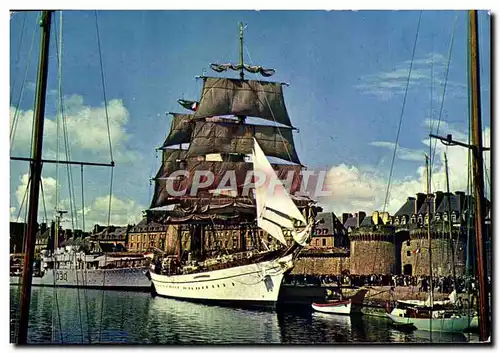 Moderne Karte La Bretagne En Couleurs Saint Malo Grand Voiliers Dans Le Bassin Devant Les Remparts Bateau Voil