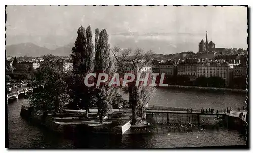 Cartes postales moderne Geneve L&#39Ile Rousseau Cathedrale St Pierre