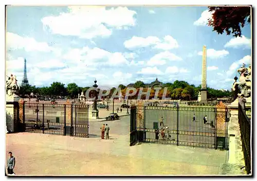 Cartes postales moderne Paris La Place de la Concorde Obelisque Tour Eiffel