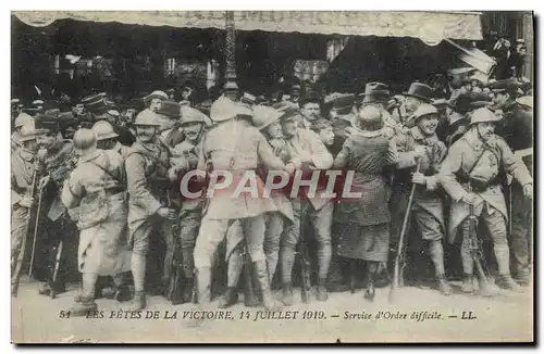 Ansichtskarte AK Les Fetes de la Victoire 14 Juillet 1919 Service d&#39ordre difficile Militaria