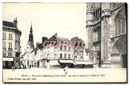 Cartes postales Sens Place de la Republique Au fond la facade de l&#39hotel de ville