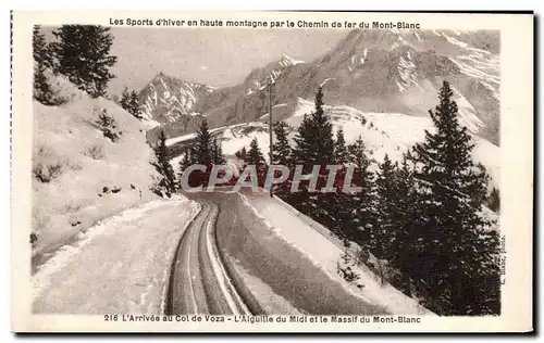 Ansichtskarte AK Les Sports d&#39Hiver Montagne Par le Chemin de Fer du Mont Blanc L&#39arrivee au col de Voza