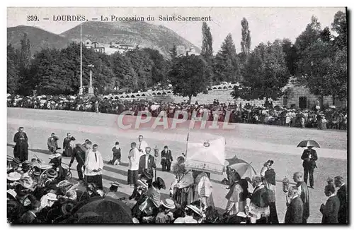 Cartes postales Lourdes La Procession du Saint Sacrement