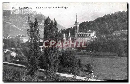 Ansichtskarte AK Lourdes Le Pic du Jer et la Basilique