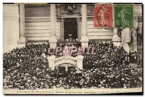 Cartes postales Basilique De Fourviere Messe En Plein Air pendant le chant du Parce Domme Lyon