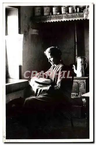 Cartes postales moderne Les Vosges Pinoresques Brodeuse Folklore