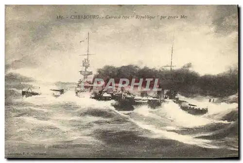 Cartes postales Cherbourg Cuirasse type Republique par grosse mer Bateau