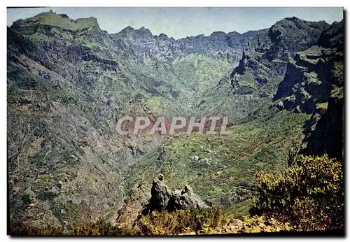 Moderne Karte The Grande Curral Village from Eira do Serrado Madeira