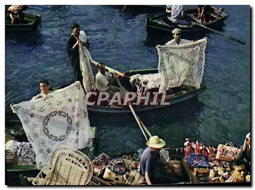 Moderne Karte hand Made Embroidery and Fancy Goods Being sold alongside steamer in Funchal Bay Madeira