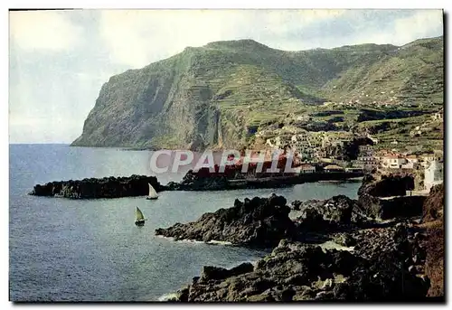 Cartes postales moderne Cabo Girao Camara de Lobas Village in the Foreground Madeira