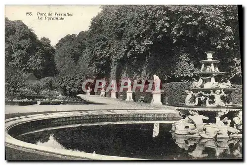 Cartes postales Versailles La Pyramide Le parc