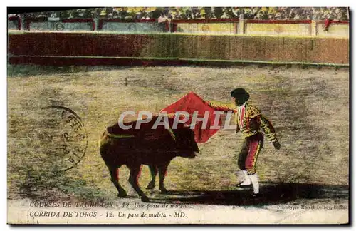 Cartes postales Corrida De Toros Une passe de muleta Corrida