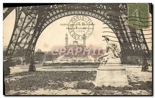 Cartes postales Paris Sous la Tour Eiffel Vue du Trocadero