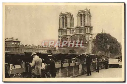 Cartes postales Paris En Flanant Les Bouquinistes du Quai Saint Michel Notre Dame