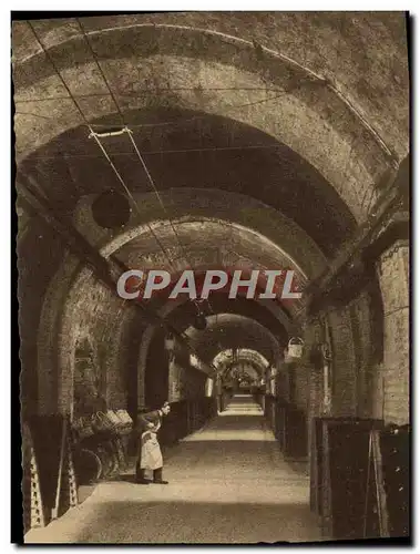 Cartes postales Champagne Pommery Greno Reims Vue D'Une Galerie Vins sur pointe