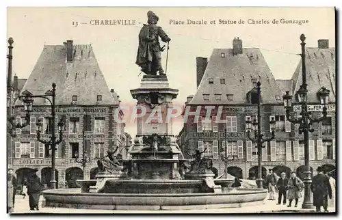 Cartes postales Charleville Place Ducale et Statue de Charles de Gonzague