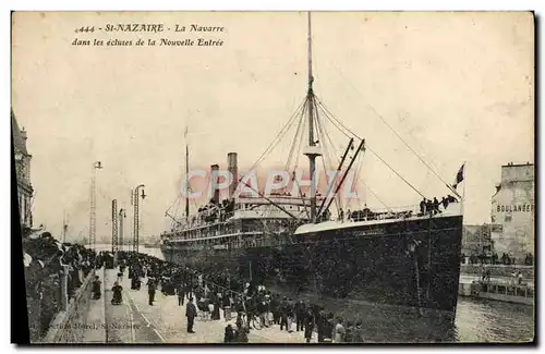 Cartes postales St Nazaire La Navarre dans les ecluses de la Nouvelle Entree Bateau