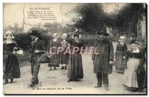 Ansichtskarte AK En Auvergne Sur le chemin de la ville Folklore