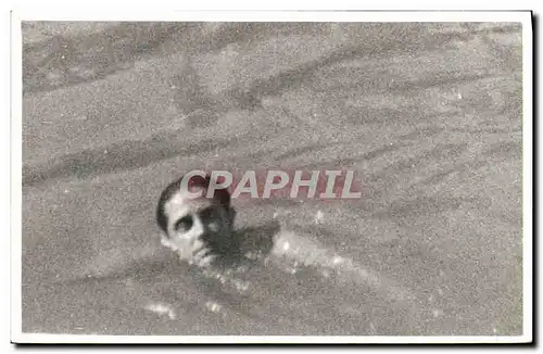 CARTE PHOTO Homme au bain