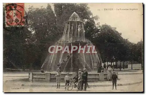 Ansichtskarte AK Troyes La Fontaine Argence Velo Cycle