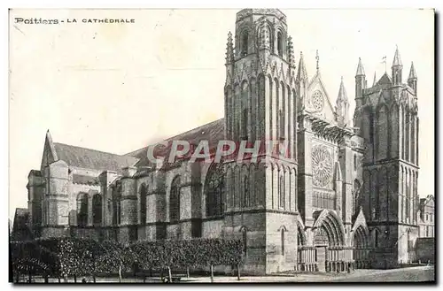 Cartes postales Poitiers La Cathedrale