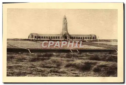 Cartes postales Ossuaire de Douamont et le Cimetiere National Militaria