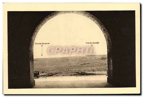 Cartes postales Ossuaire et Phare de Douamont Militaria Vue prise sur Tavannes et Souville Cimetiere national