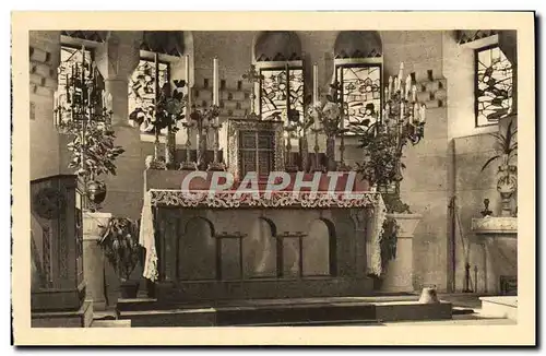 Ansichtskarte AK Ossuaire et Phare de Douamont Militaria Chapelle catholique L&#39autel majeur