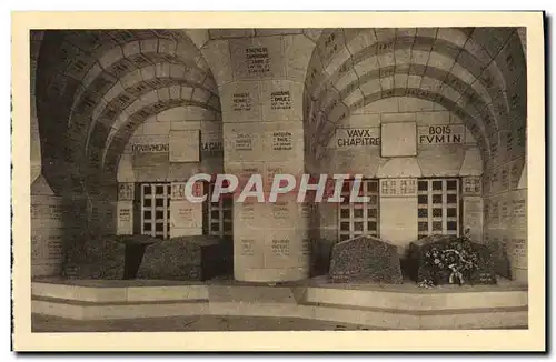Cartes postales Cloitre de l'Ossuaire de Douamont Militaria Les tombeaux des 52 secteurs