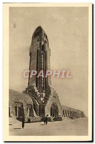 Cartes postales Ossuaire et Phare de Douamont Militaria