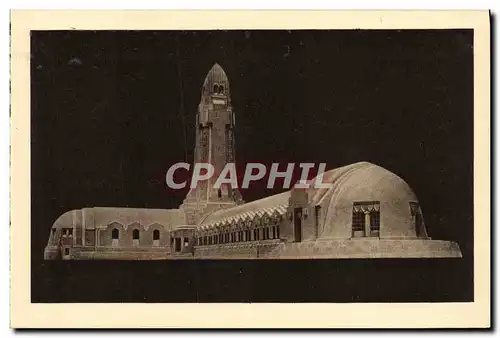 Cartes postales Ossuaire et Phare de Douamont Militaria Arriere du monument Chapelle catholique