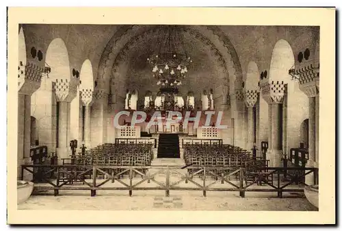 Ansichtskarte AK Ossuaire et Phare de Douaumont Interieur de la chapelle catholique Militaria