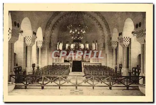 Cartes postales Ossuaire et Phare de Douaumont Interieur de la chapelle catholique Militaria