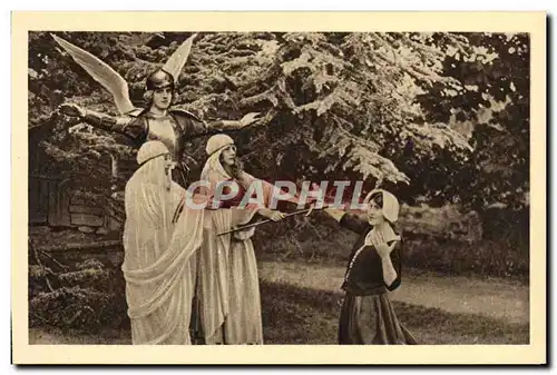 Ansichtskarte AK Jeanne d&#39arc Sainte Catherine Et Sainte Marguerite Presentent A Jeanne Le Casque Et l&#39Epee