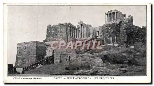 Cartes postales Grece Sur L&#39Acropole Les Propylees