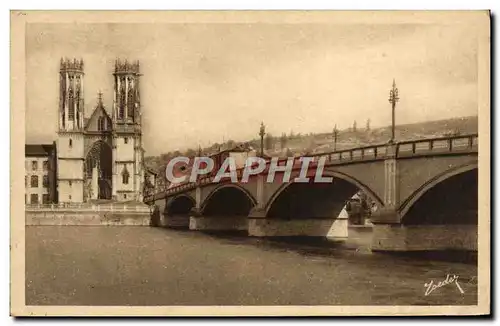 Cartes postales Pont A Mousson Le Nouveau Pont et L&#39Eglise Saint Martin