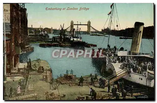 Cartes postales Embarking At London Bridge Bateau