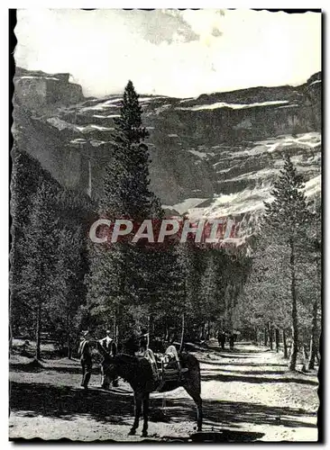 Cartes postales moderne Gavarnie La Route et le Cirque