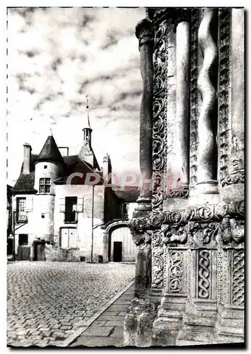 Cartes postales moderne Avallon Portail De l&#39Eglise St Lazare Et Maison du 15eme