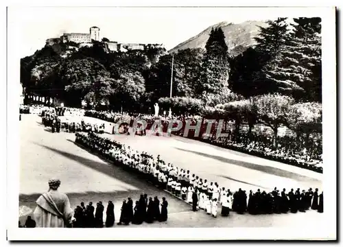 Cartes postales moderne Lourdes La Benediction Des Malades