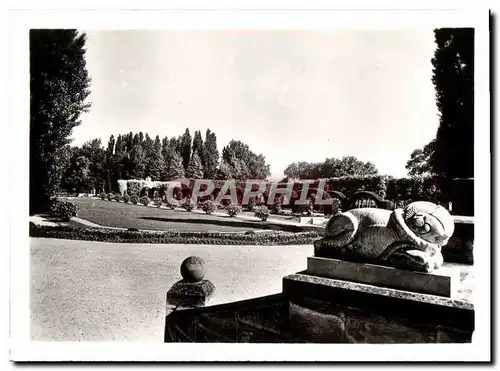 Cartes postales moderne Bourges Jardin des Pres Fichaux