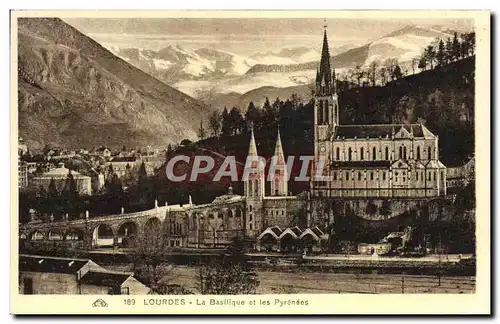 Cartes postales Lourdes La Basilique Et Les Pyrenees