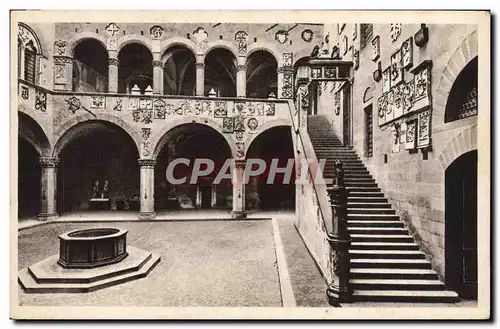 Ansichtskarte AK Firenze Cortile e Scala Del Palazzo del Podesta