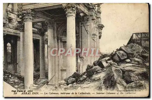 Cartes postales Arras Les Colonnes Interieur de la Cathedrale Militaria