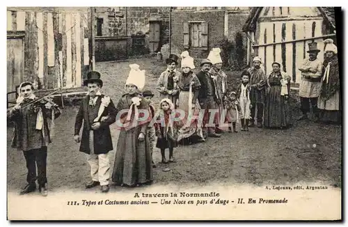 Ansichtskarte AK A Travers La Normandie Types Et Costumes anciens une Noce En Pays d&#39Auge Folklore