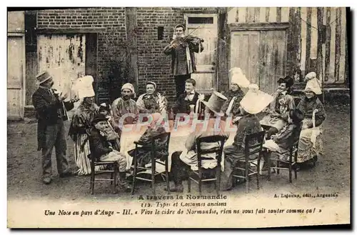 Cartes postales A Travers La Normandie Types Et Costumes Anciens Une Noce En Pays d&#39Auge Folklore