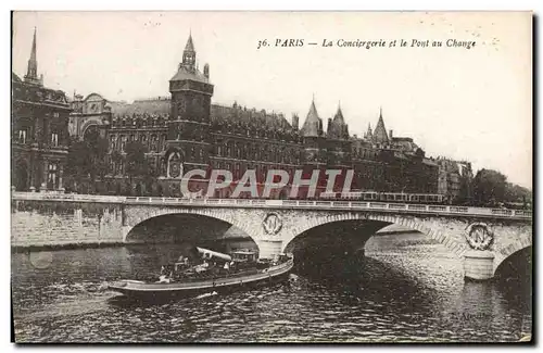 Cartes postales Paris La Conciergerie Et Le Pont Au Change Bateau