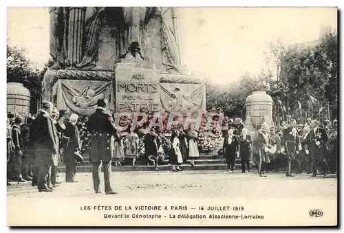 Cartes postales Paris Les Fetes De La Victoire 14 juillet 1919 Devant le Cenotaphe La delegation d&#39Alsace Lor